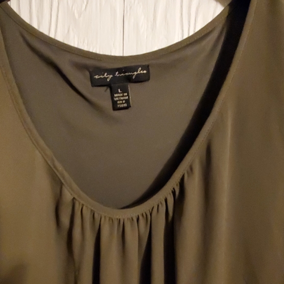 Dress - Picture 2 of 4